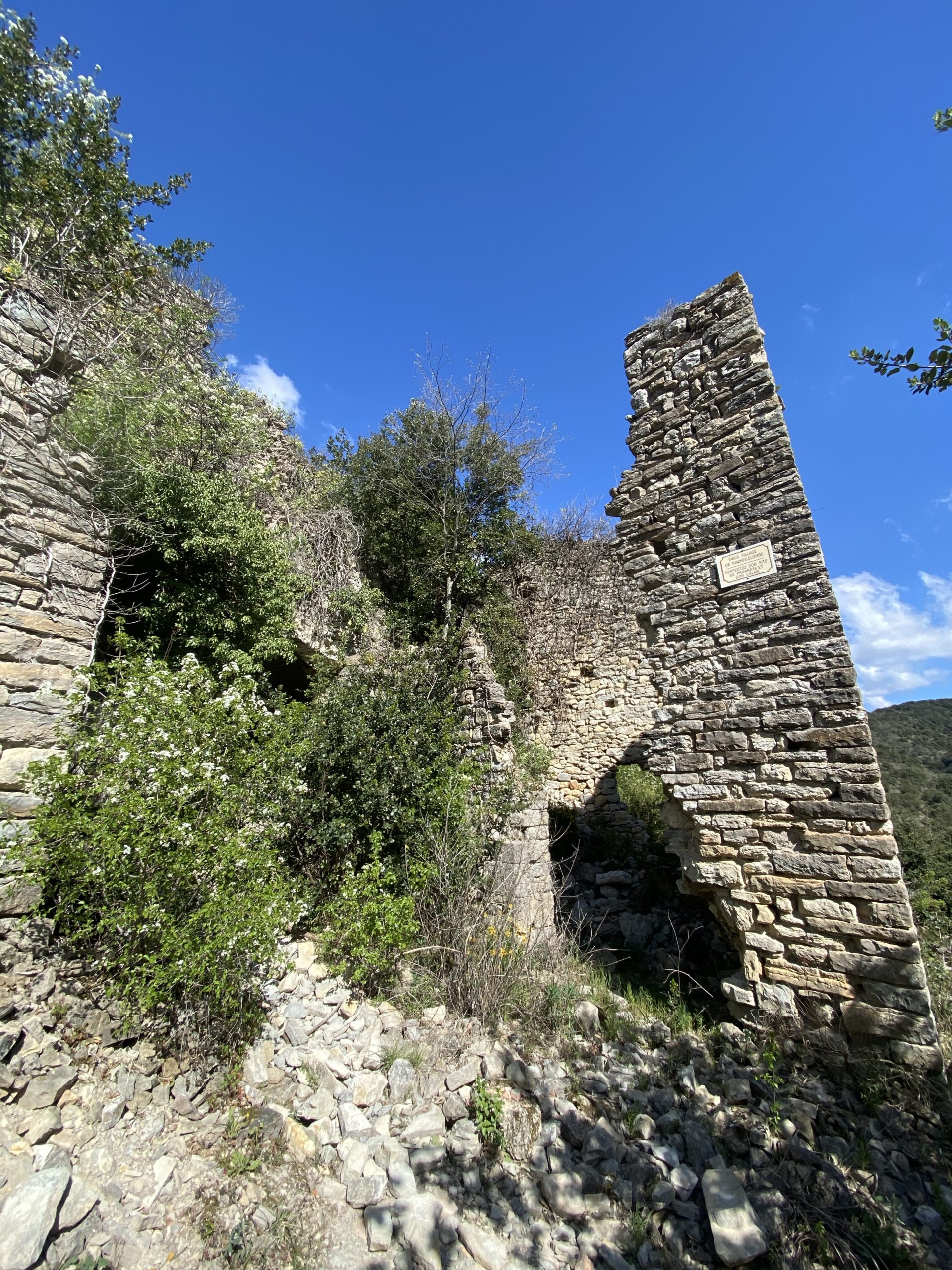 Rochecolombe village abandonné