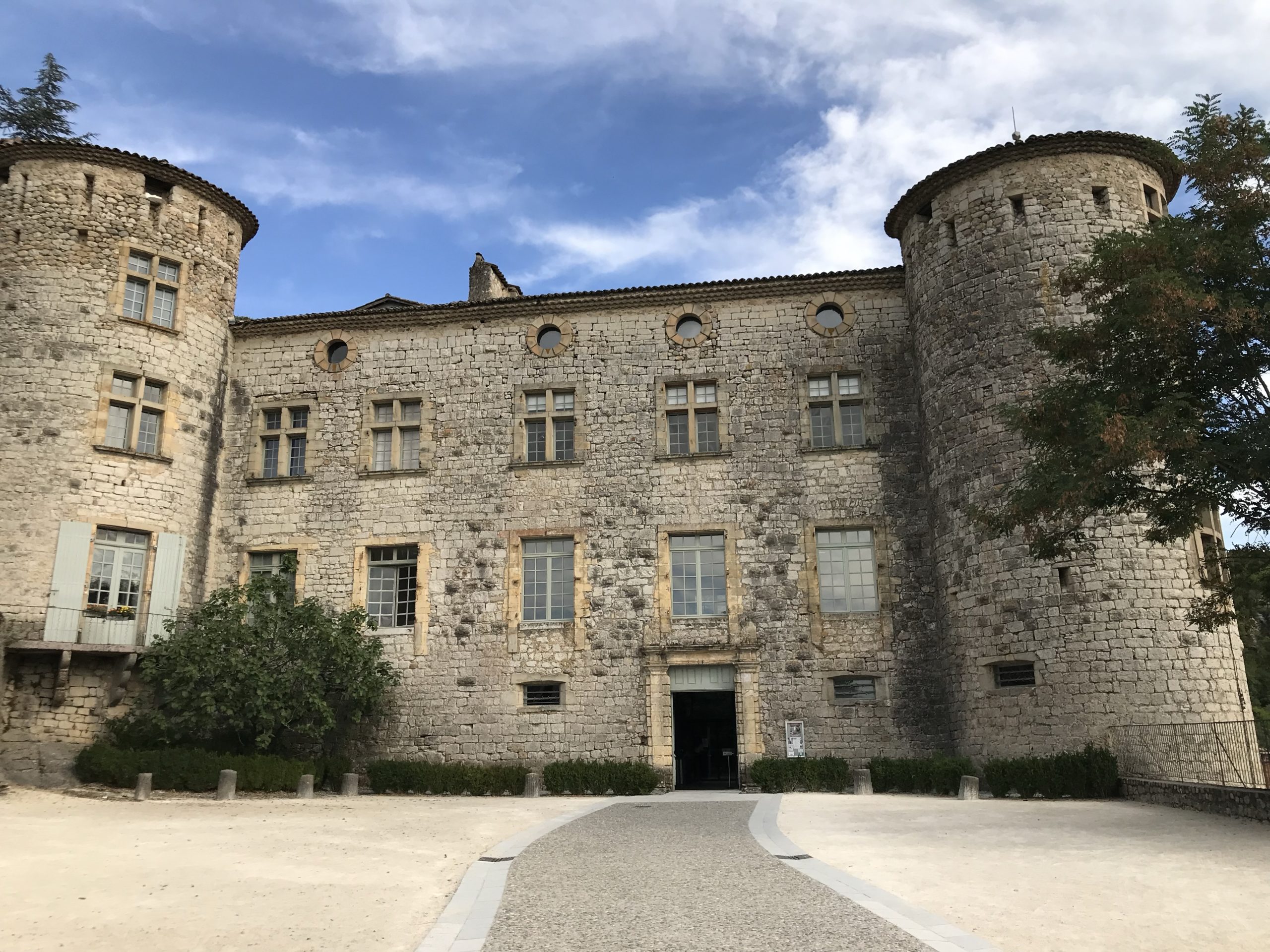 chateau de vogue ardeche