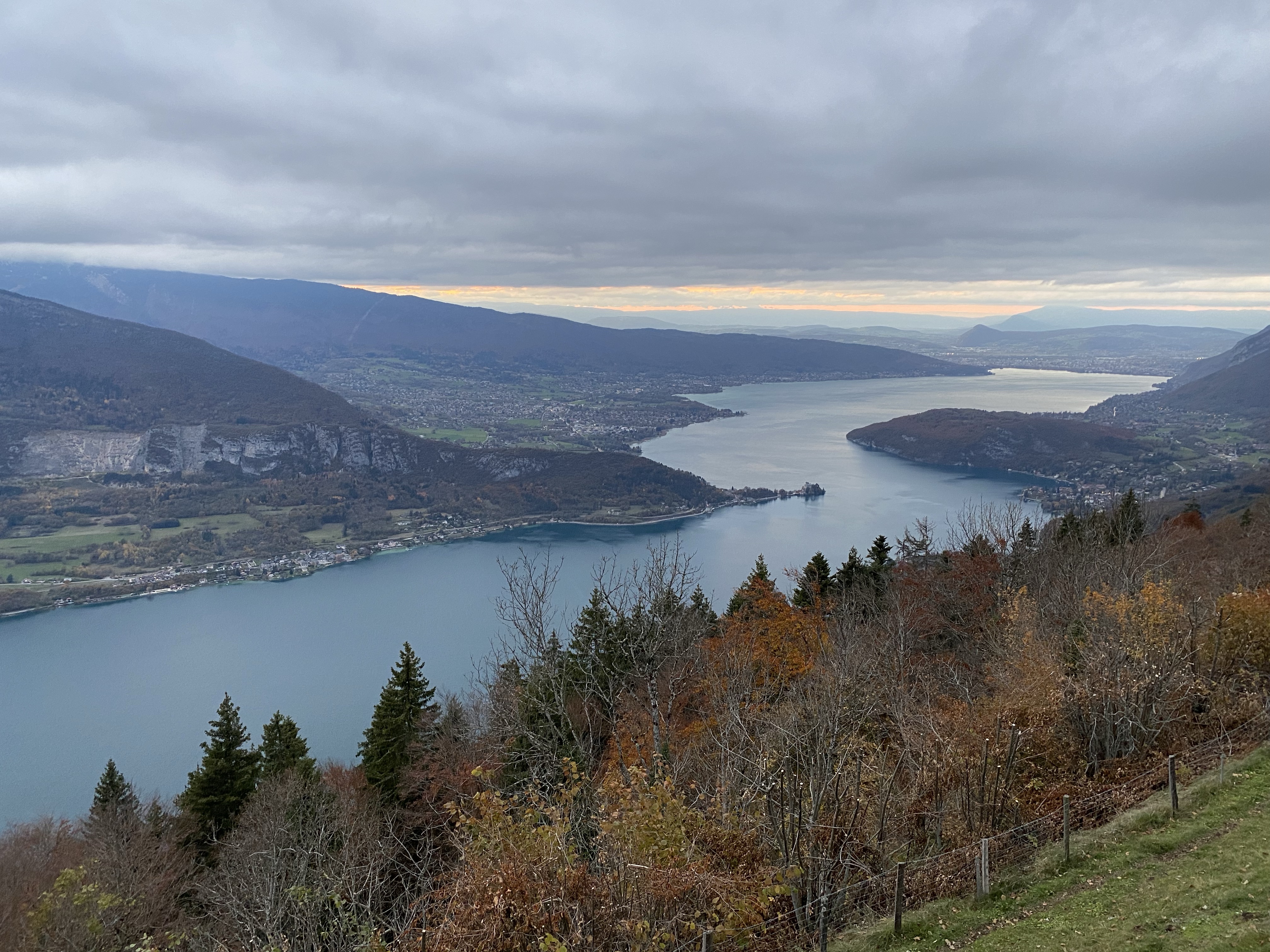 vue sur le lac annecy