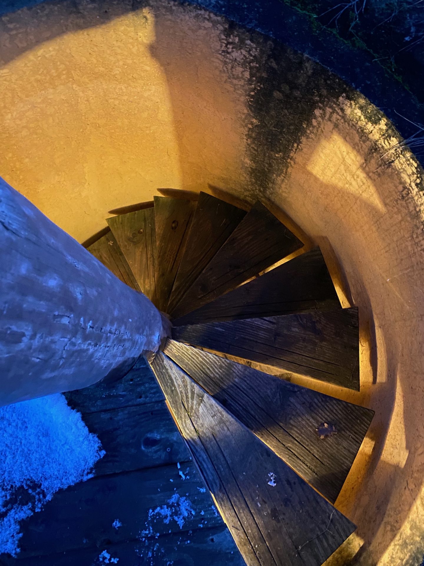 Une cabane de hobbit dans le Périgord