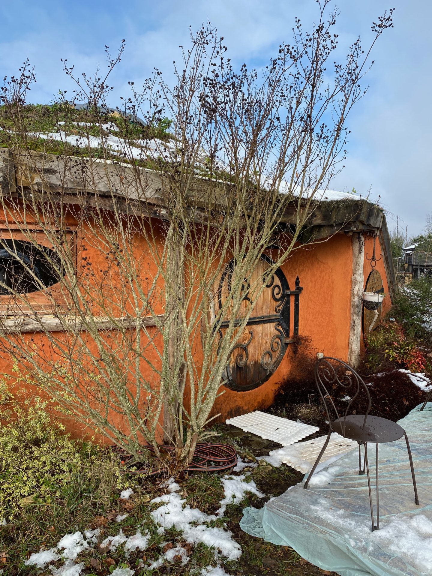 Hébergement insolite dans le Périgord : maison hobbit