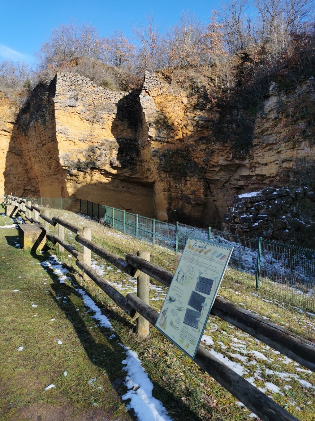 Les carrières de Glay, site touristique à Cublize