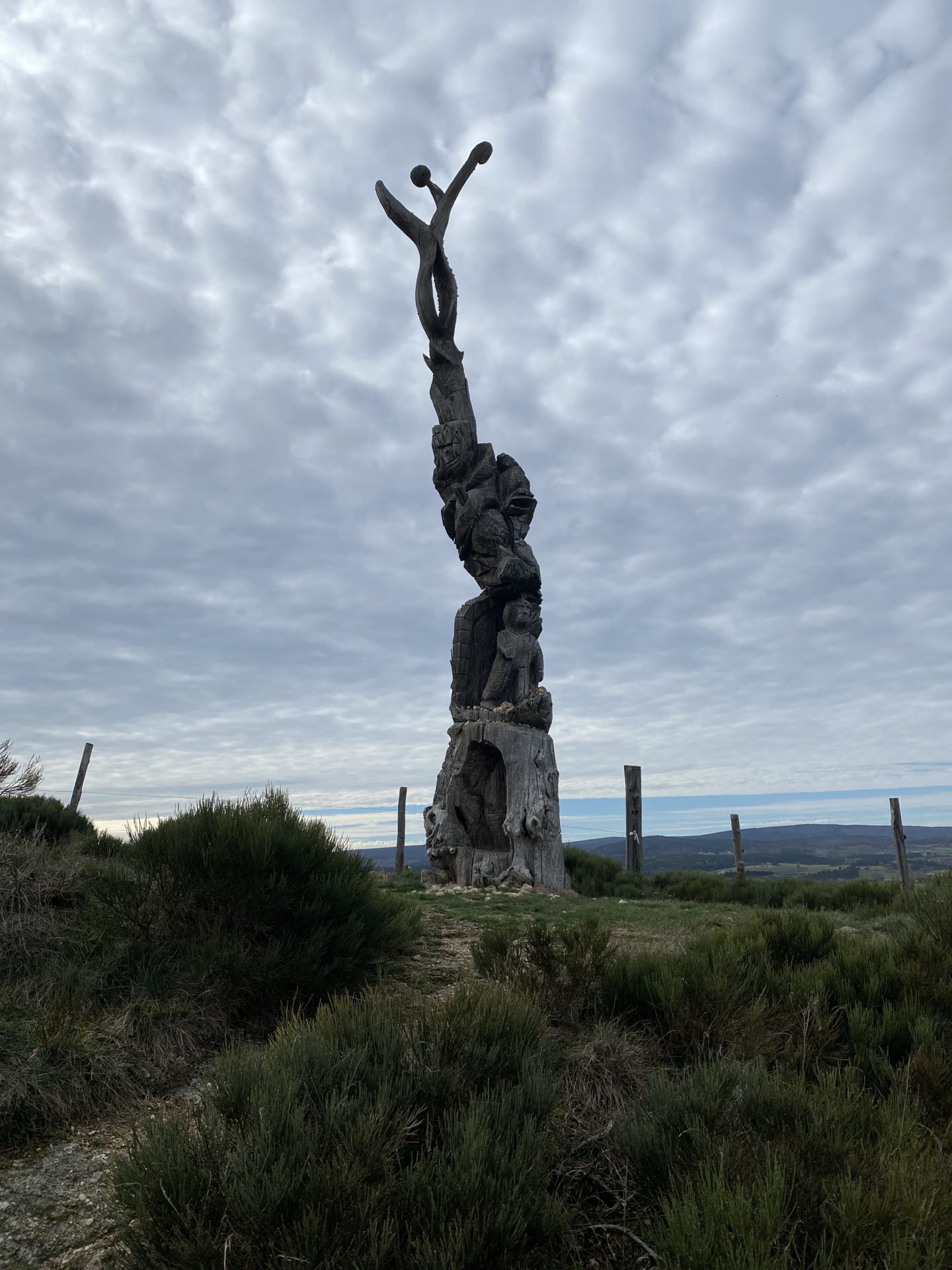 statue jean pierre coniasse chemin st jacques de compostelle