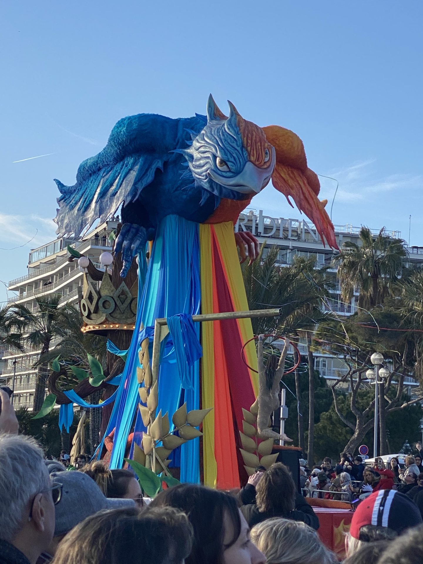 voir le carnaval de nice depuis la promenade des anglais