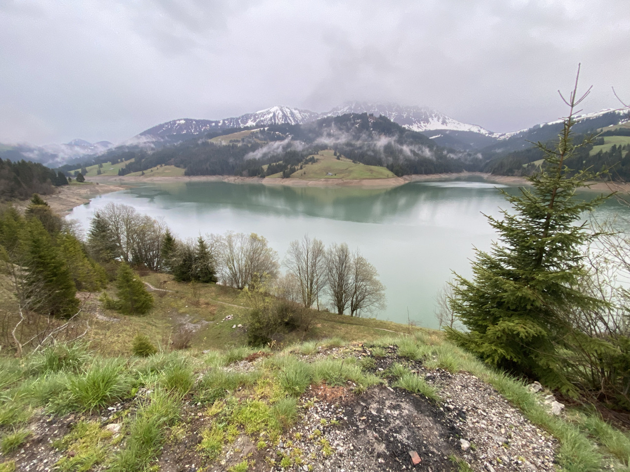 tour du lac de l'hongrin