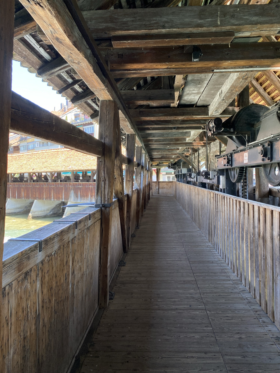 vieux pont en bois thun