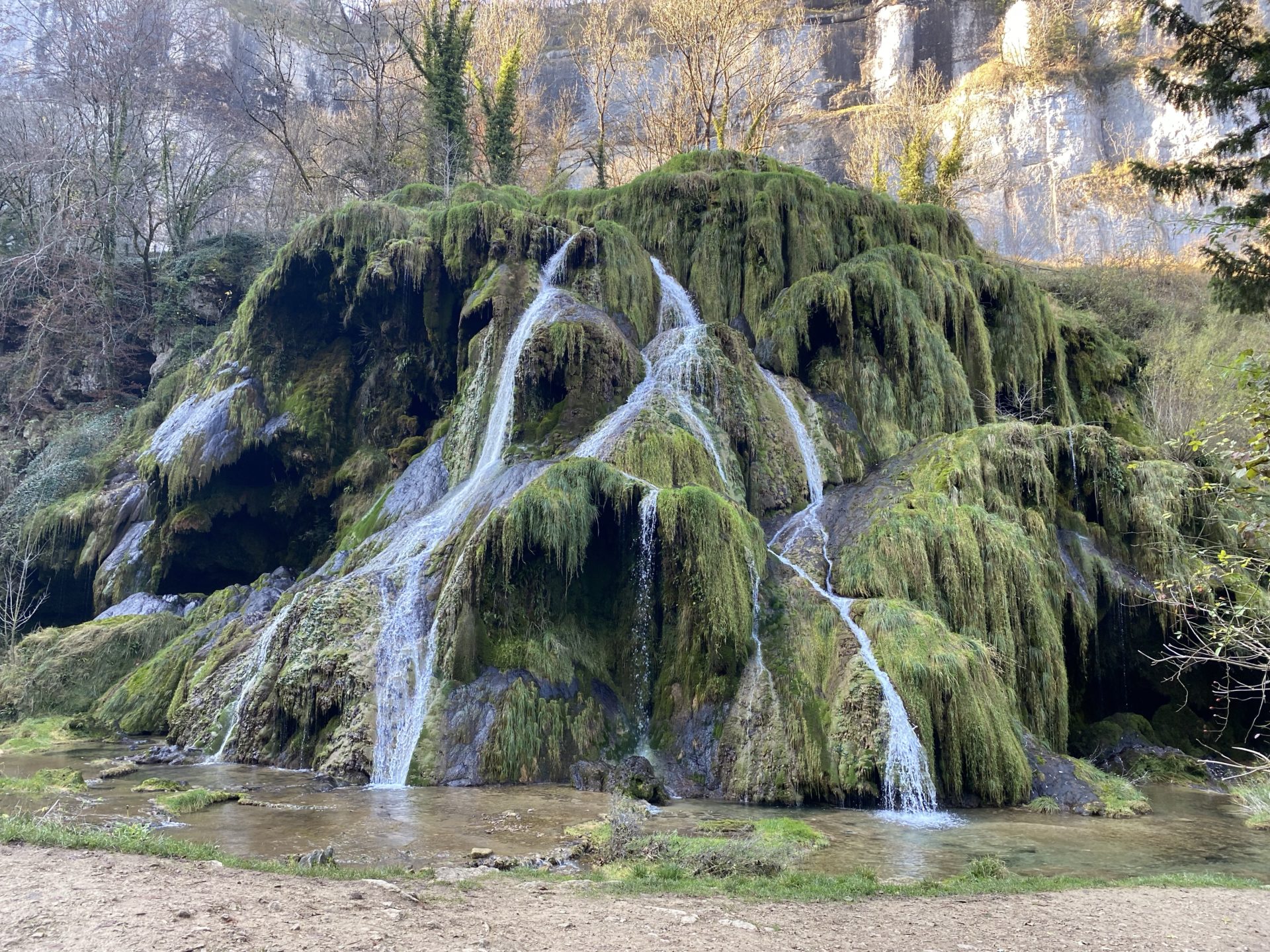 cascade de baume les messieurs jura