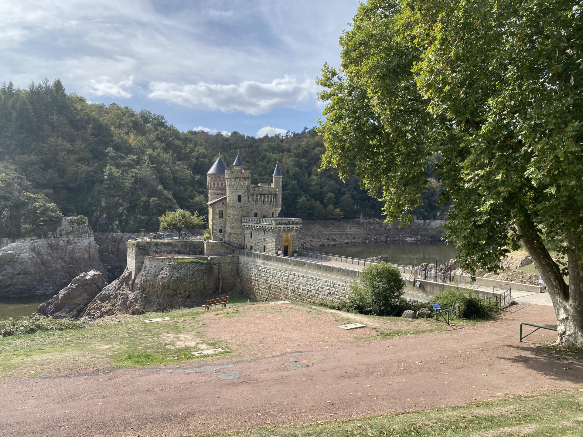 le château de la roche loire