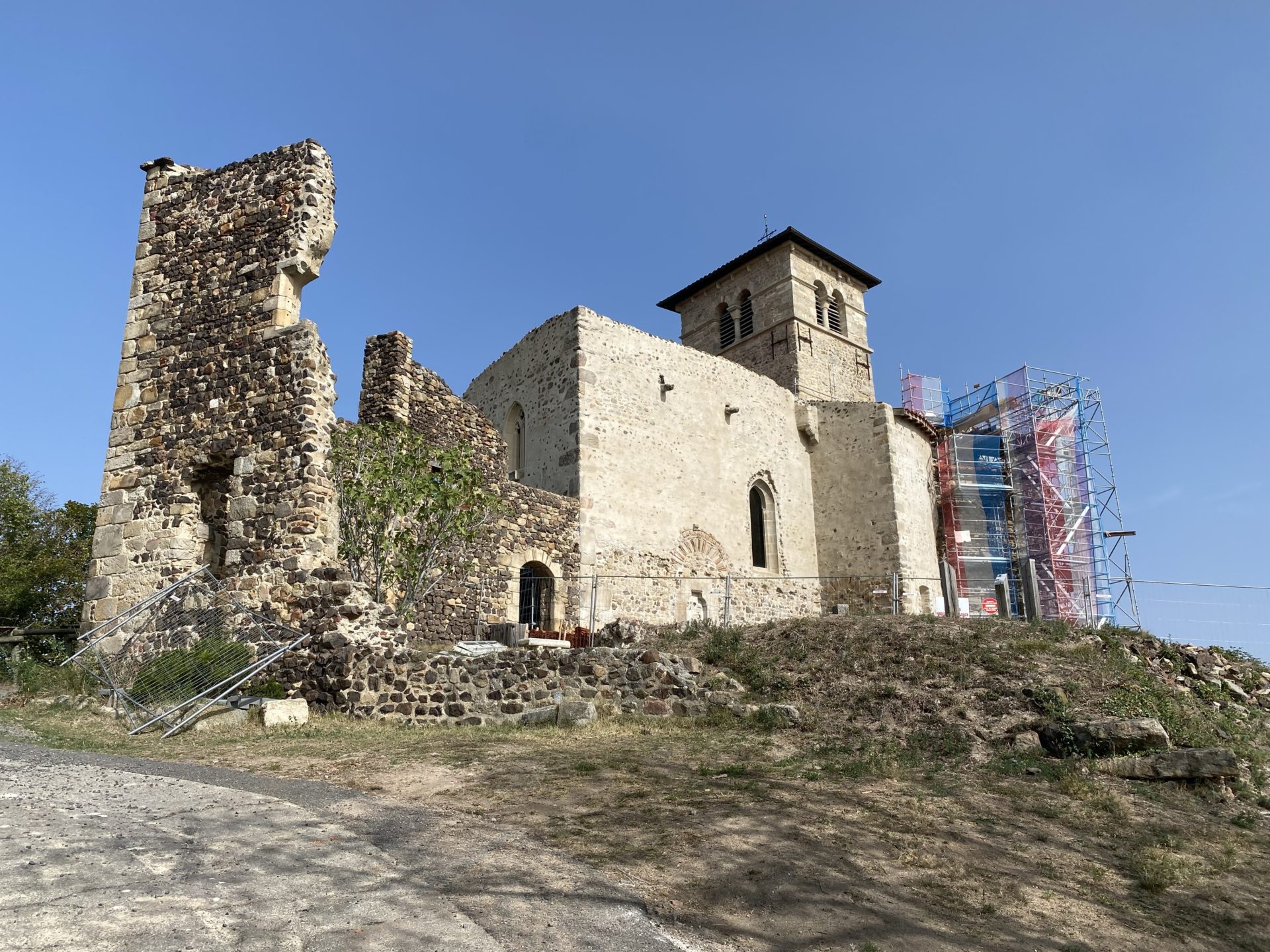 prieuré de saint romain le puy