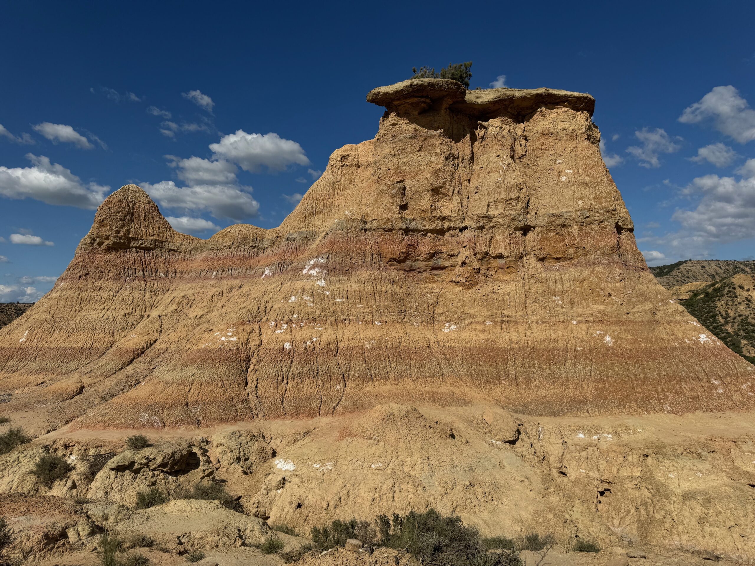 formation rocheuse du désert des monegros en espagne